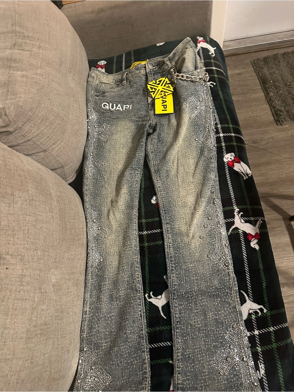 Men Light Wash Rhinestone Flare Jeans with Chain Detail - Picture 3 of 3